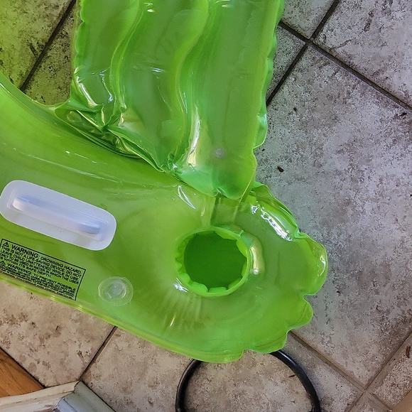 - Summer waves chill out lounge what I use at my pool fab size above green - Picture 8 of 10